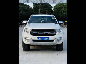 Second Hand Ford Endeavour Titanium 3.2 4x4 AT in Lucknow