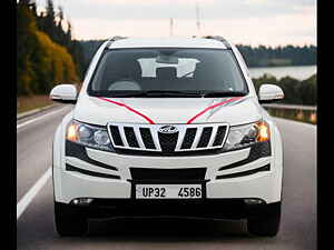 Second Hand महिंद्रा XUV500 इक्सक्लूसिव in लखनऊ