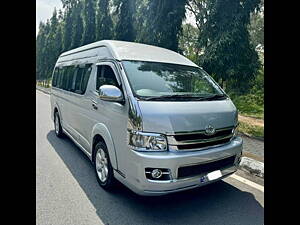 Second Hand Toyota Commuter HiAce 3.0 L in Bangalore