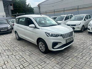 Second Hand Maruti Suzuki Ertiga VXI in Delhi