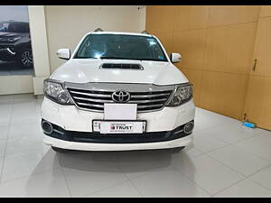 Second Hand Toyota Fortuner 4x2 AT in Kanpur