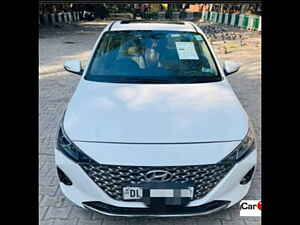 Second Hand हुंडई वरना sx 1.5 एमपीआई in दिल्ली