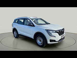 Second Hand மஹிந்திரா  xuv700 mx பெட்ரோல் எம்டீ 5 சீட்டர் [2021] in சூரத்