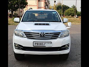 Second Hand Toyota Fortuner 4x2 AT in Mohali