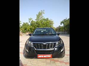 Second Hand Mahindra XUV500 W11 AT in Ahmedabad