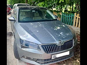 Second Hand Skoda Superb L&K TSI AT in Delhi