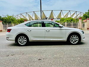 Second Hand Skoda Superb L&K TSI AT in Delhi