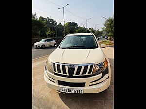 Second Hand महिंद्रा XUV500 w6 in कानपुर