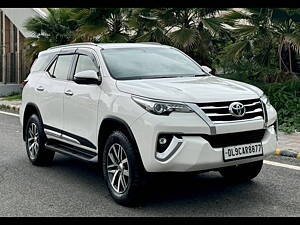 Second Hand Toyota Fortuner 2.8 4x4 AT in Delhi