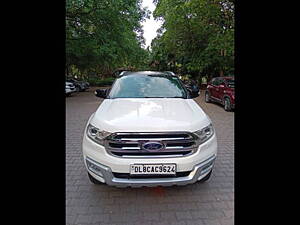 Second Hand Ford Endeavour Titanium 3.2 4x4 AT in Delhi