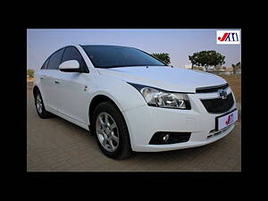 Second Hand Chevrolet Cruze LTZ AT in Ahmedabad