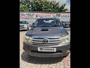 Second Hand Toyota Fortuner 3.0 MT in Lucknow