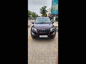 Second Hand महिंद्रा XUV500 w8 एडब्ल्यूडी in वडोदरा