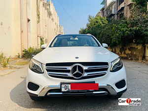 Second Hand मर्सिडीज़ बेंज़ GLC 300 प्रोग्रेसिव in दिल्ली