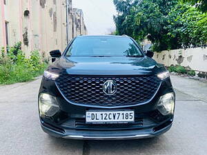 Second Hand MG Hector Plus Sharp 1.5 Petrol Turbo CVT 6-STR in Delhi