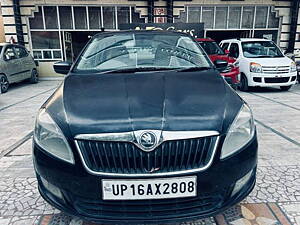 Second Hand Skoda Rapid 1.5 TDI CR Ambition with Alloy Wheels in Kanpur