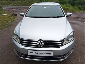 Second Hand Volkswagen Passat Highline DSG in Pune