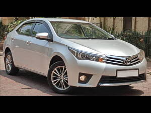 Second Hand Toyota Corolla Altis VL AT Petrol in Thane