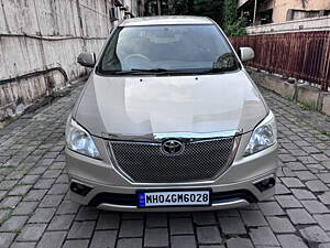 Second Hand Toyota Innova 2.0 V in Navi Mumbai