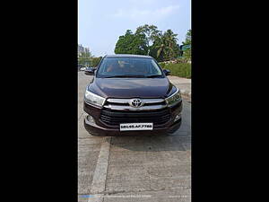 Second Hand Toyota Innova Crysta 2.4 V Diesel in Navi Mumbai