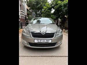 Second Hand Skoda Rapid 1.5 TDI CR Ambition with Alloy Wheels in Hyderabad