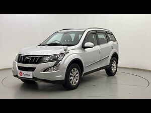 Second Hand महिंद्रा XUV500 w10 ऑटामैटिक ब्लैक इंटीरियर [2017] in बैंगलोर