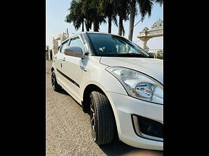 Second Hand Maruti Suzuki Swift VXi in Jalgaon