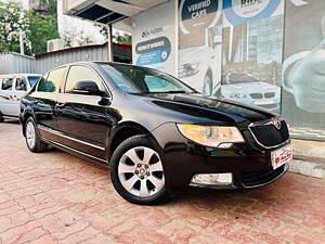 Second Hand Skoda Superb Ambition 1.8 TSI MT in Ahmedabad