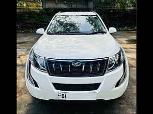 Second Hand महिंद्रा XUV500 w6 ऑटोमैटिक in दिल्ली