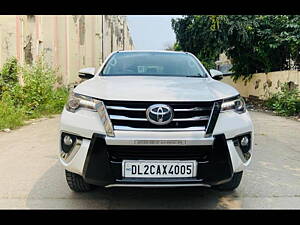 Second Hand Toyota Fortuner 2.8 4x2 AT [2016-2020] in Delhi