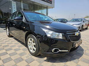 Second Hand Chevrolet Cruze LTZ in Ahmedabad