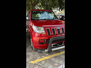 Second Hand Mahindra TUV300 T6 in Delhi