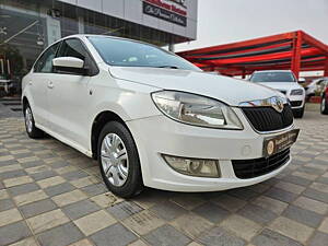 Second Hand Skoda Rapid Active 1.6 TDI CR MT in Ahmedabad