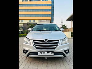 Second Hand Toyota Innova 2.5 G 7 STR BS-III in Kharar