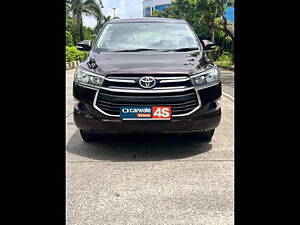 Second Hand Toyota Innova Crysta 2.4 G 8 STR [2016-2017] in Mumbai