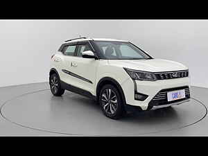 Second Hand महिंद्रा xuv300 w8 (o) 1.2 पेट्रोल in पुणे