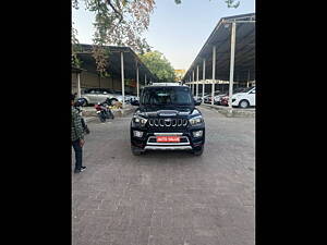 Second Hand Mahindra Scorpio S7 120 2WD 8 STR in Lucknow