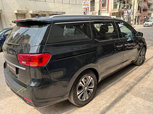 Second Hand Kia Carnival Prestige 7 STR in Delhi