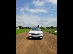 Second Hand Skoda Superb L&K TDI AT in Nashik