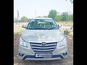 Second Hand Toyota Innova 2.0 V in Indore