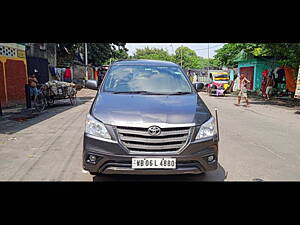 Second Hand Toyota Innova 2.5 G BS IV 8 STR in Kolkata