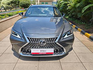 Second Hand Lexus ES 300h Luxury in Gurgaon