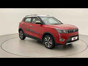 Second Hand మహీంద్రా XUV300	 w8 (o) 1.2 పెట్రోల్ in ఢిల్లీ