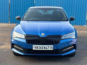 Second Hand Skoda Superb Sportline AT in Ghaziabad