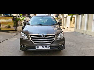 Second Hand Toyota Innova 2.5 V 7 STR in Hyderabad