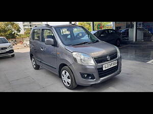 Second Hand Maruti Suzuki Wagon R VXI AMT in Ahmedabad