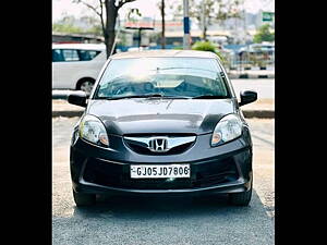 Second Hand Honda Brio S MT in Surat