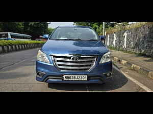 Second Hand टोयोटा इनोवा 2.5 v 7 str in मुंबई