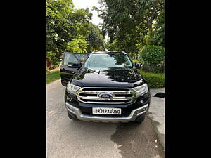 Second Hand Ford Endeavour Trend 2.2 4x2 AT in Greater Noida