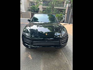 Second Hand Porsche Cayenne Base in Delhi